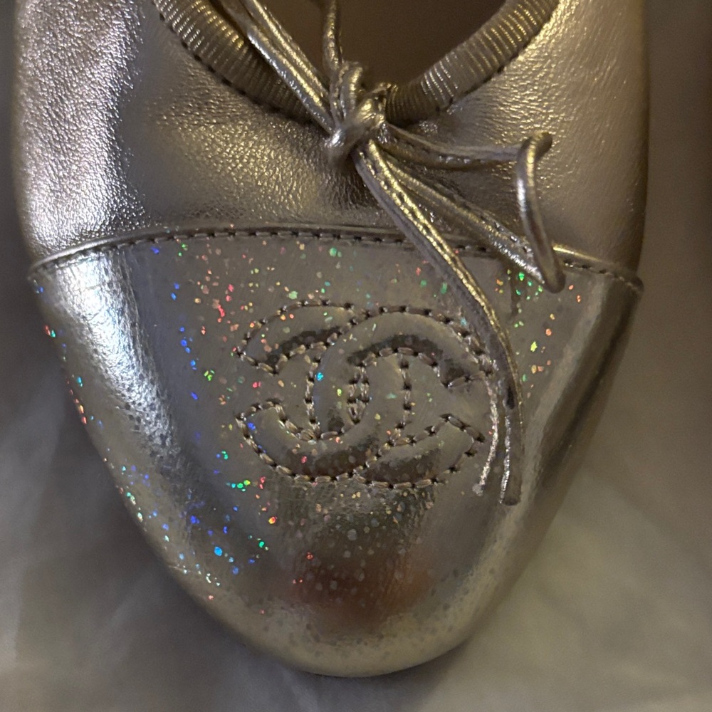 CHANEL Women's Metallic Gold Flats - Picture 4 of 15
